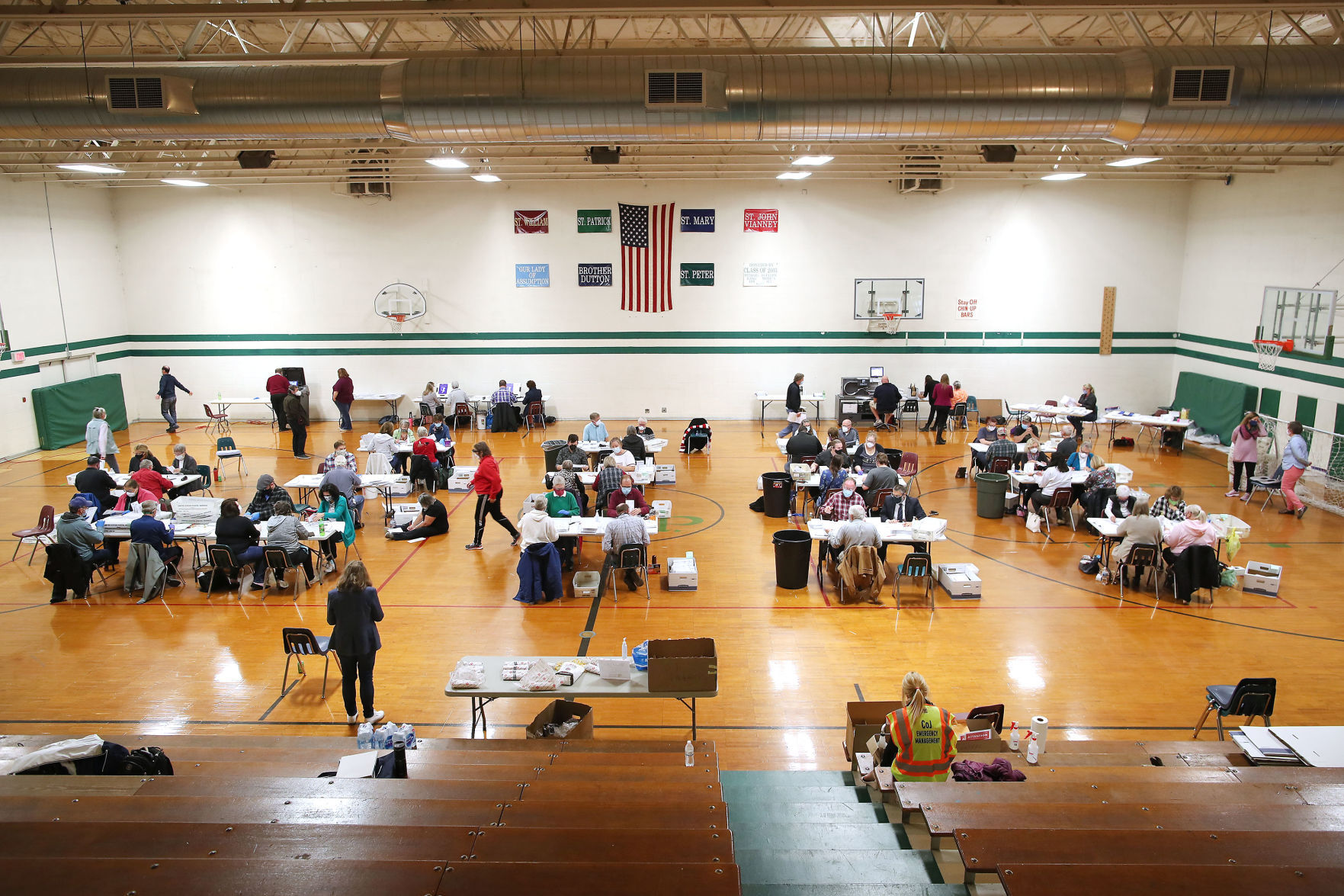 JVG_201103_POLLS16_AW